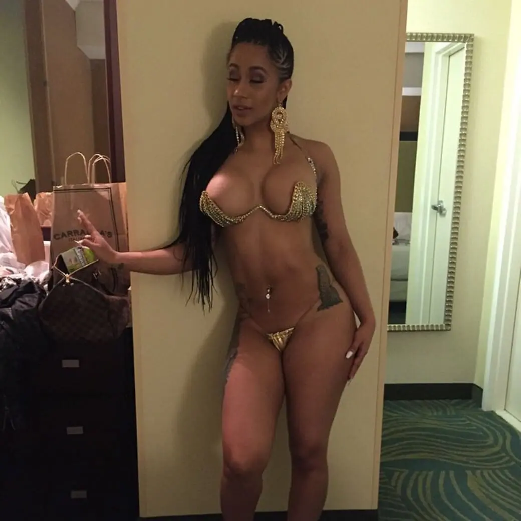 Cardi B слив фото 43