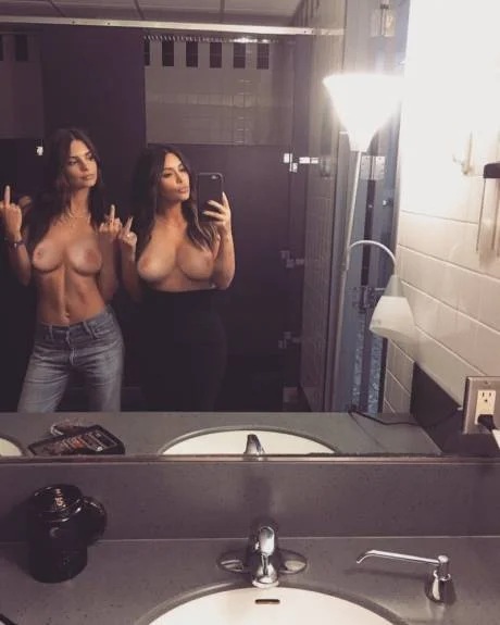 Emily Ratajkowski слив фото 127