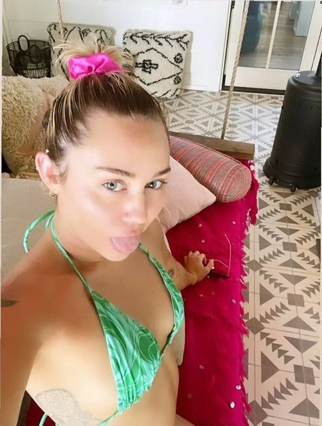 Майли Сайрус (Miley Cyrus) слив фото 51